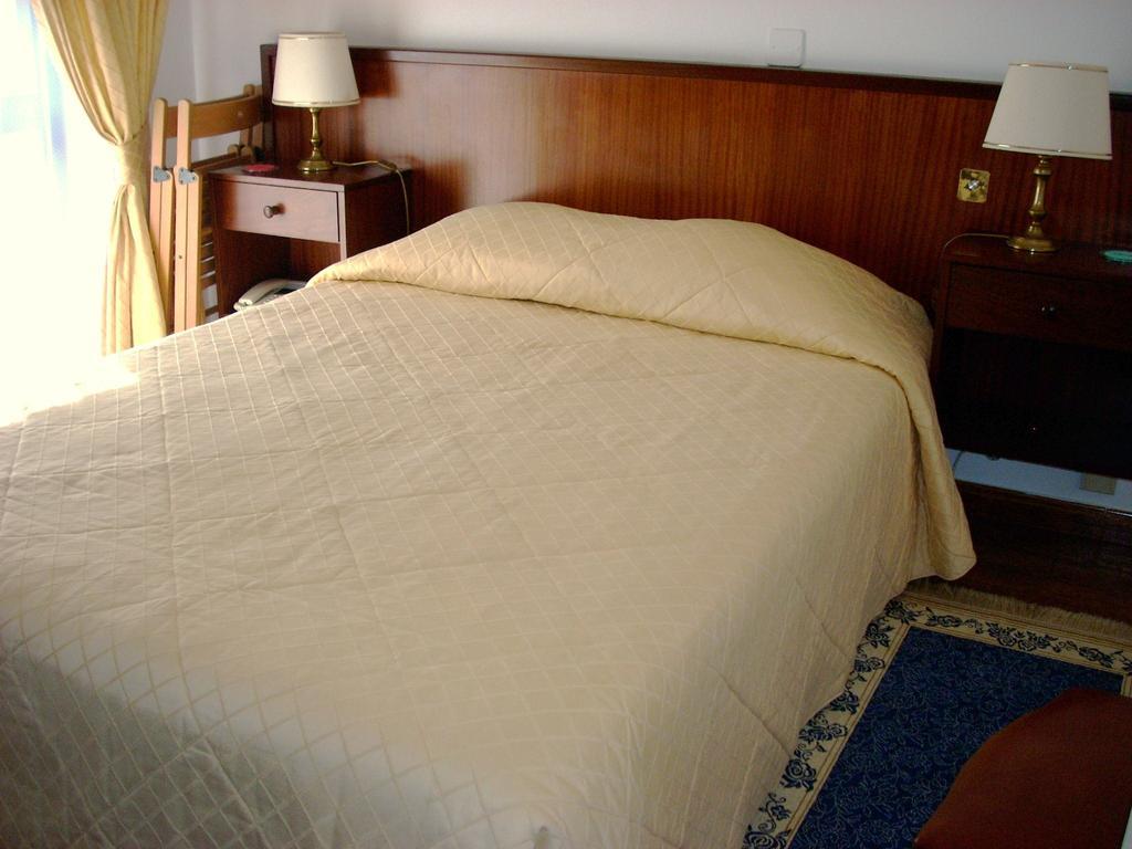 Guest House Toca Dos Grilos Estoril Exterior photo